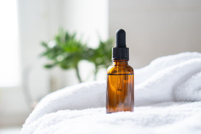 Essential Oils: How to Use Them Safely and Effectively