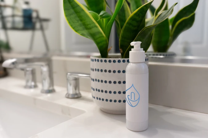 Glass Droppers, Dispensing Pumps, and Sprayers: How to Choose the Right Dispensing Cap