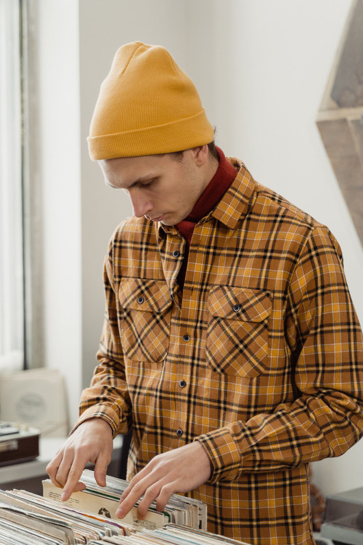 Colourful Toques for Fall 2023