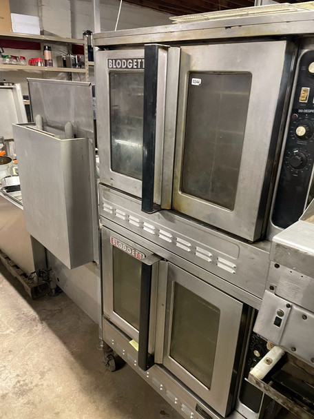 Blodgett Convection Oven Needs work, one unit warms and bakes only