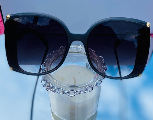 Can not see me sunglasses black