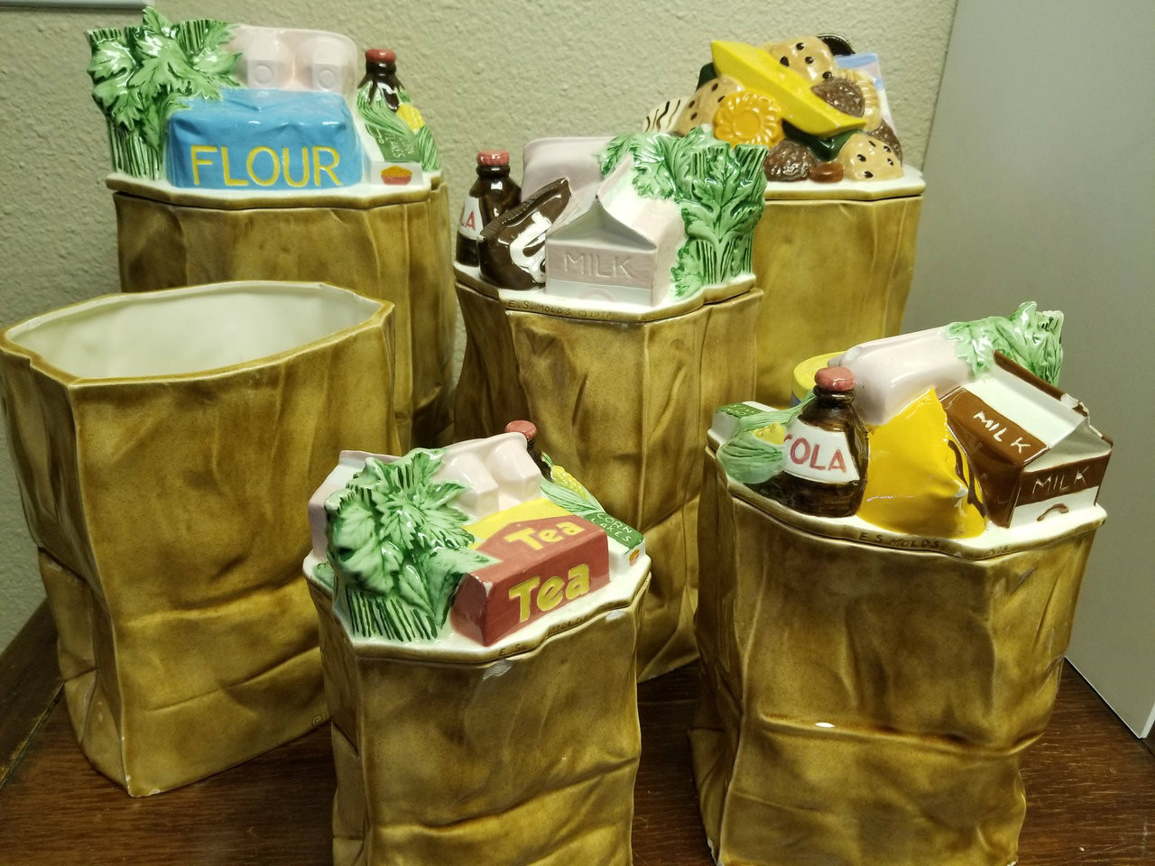 1978 E.S Molds - 6 Pc Brown Grocery Bag Ceramic Canister Set