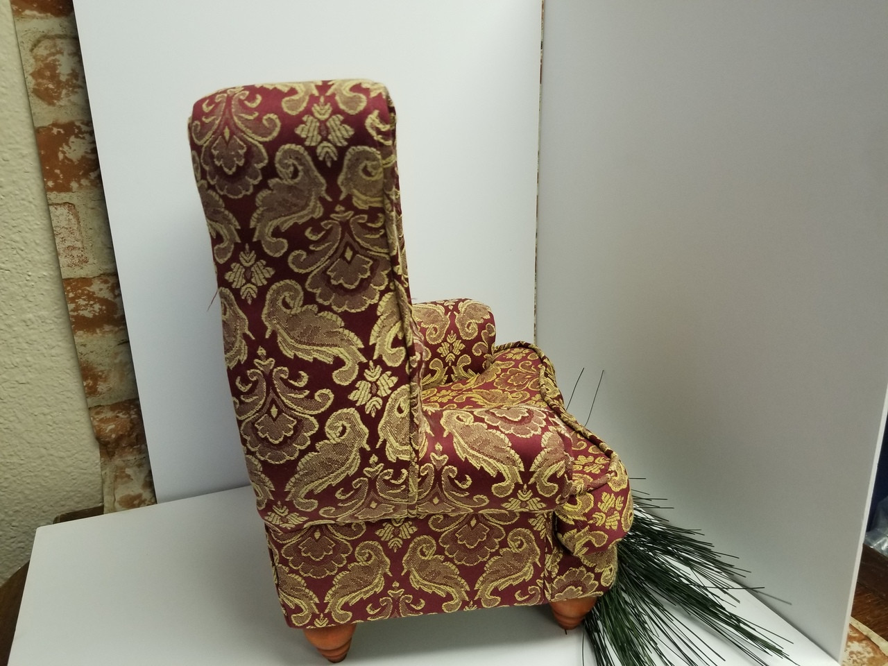 Vtg Acanthus Leaf Salesman Sample or Large Doll Chair (Fits 18  display picture 1