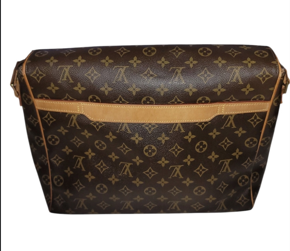 LOUIS VUITTON Monogram Abbesses Messenger Bag 2007 Collection by