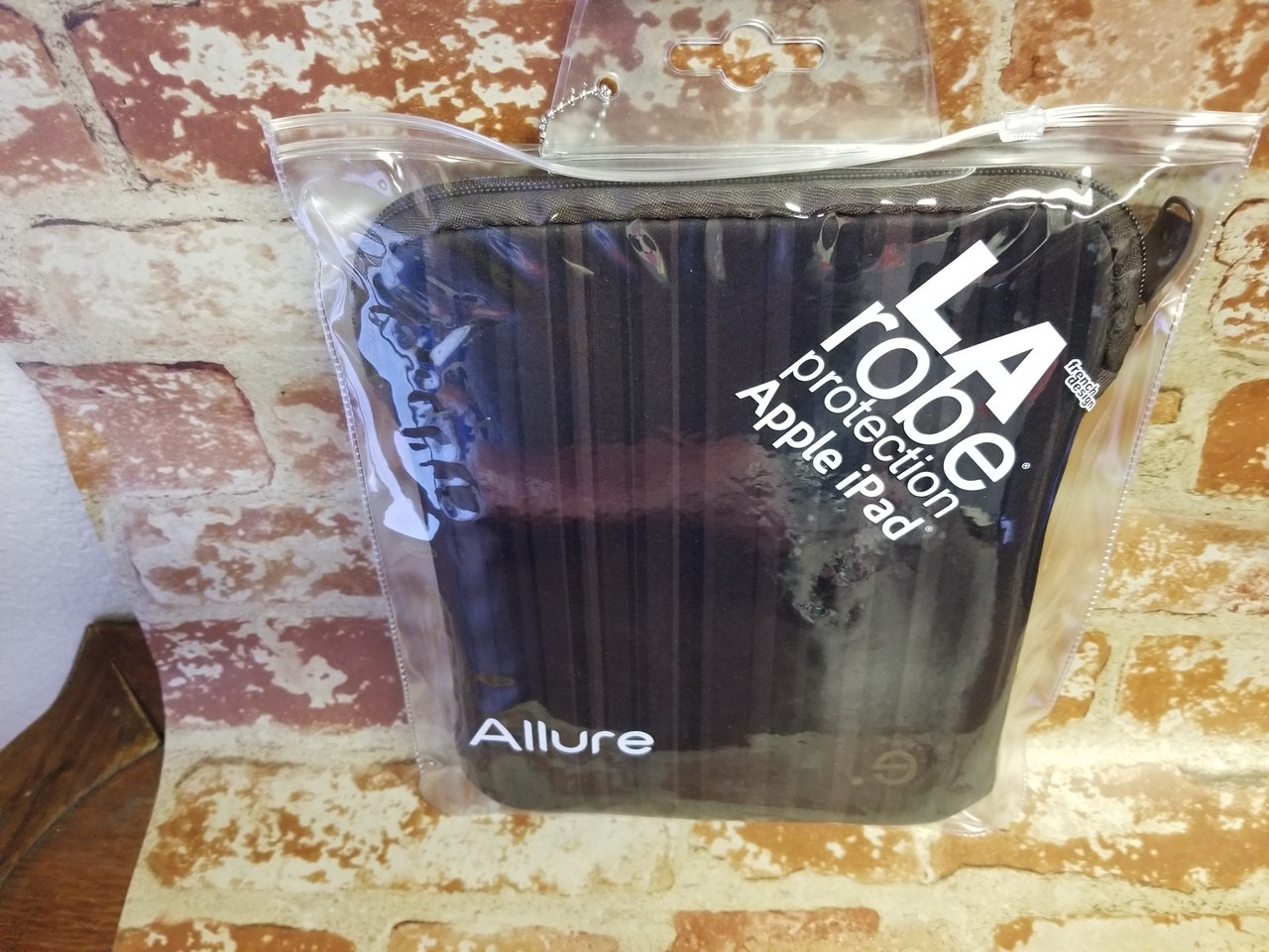be.ez LA robe iPad Sleeve - Thumbnail 4