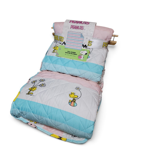 PEANUTS Snoopy &  Woodstock FULL/QUEEN Quilted Blanket