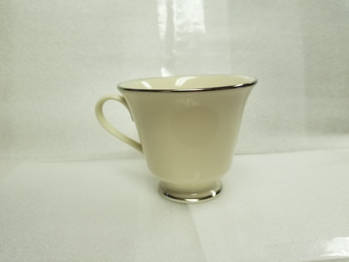 LENOX Cosmopolitan "Maywood" Footed Cup