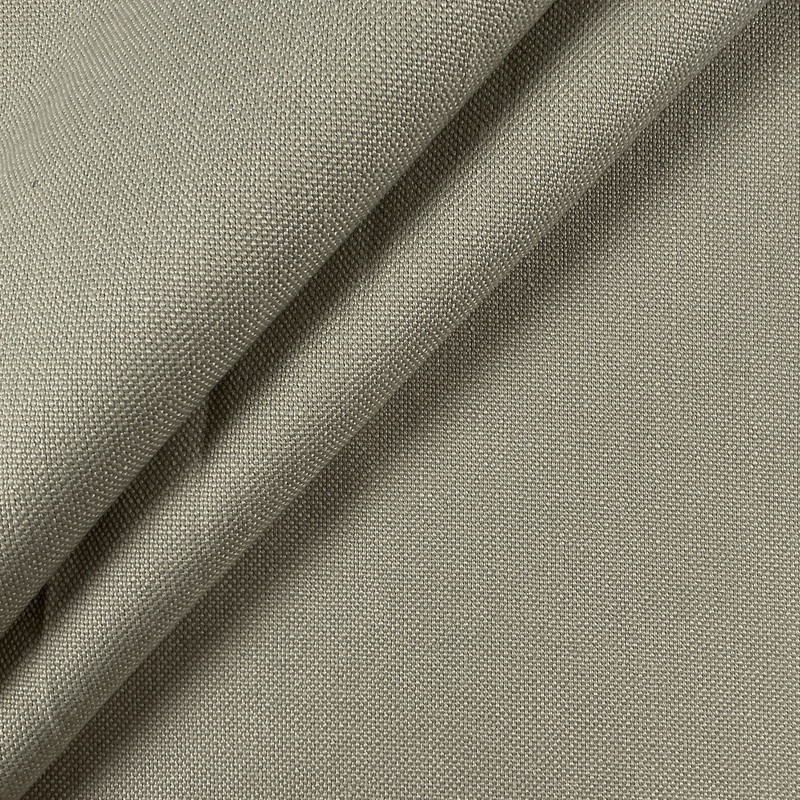 Glover in Linen