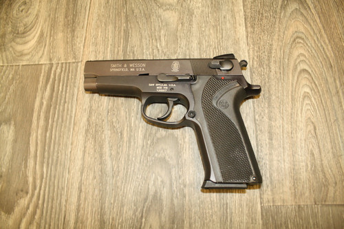 Smith & Wesson Model 910 - 9mm