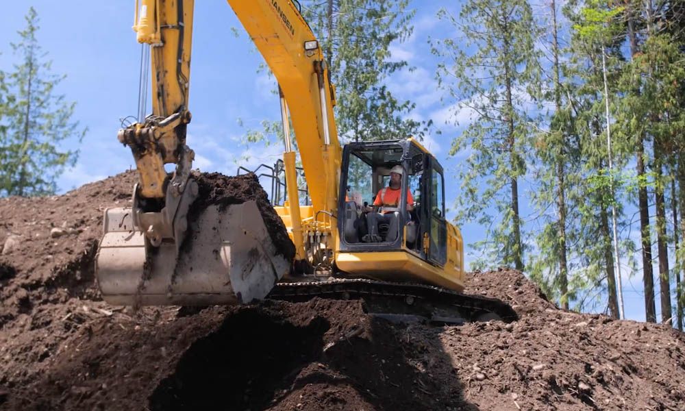 Does Reflective Clothing Work in Daylight? Safetyshirtz