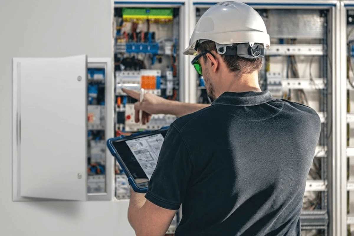 How Safety and Onboarding Videos Reduce Risk on Construction Sites