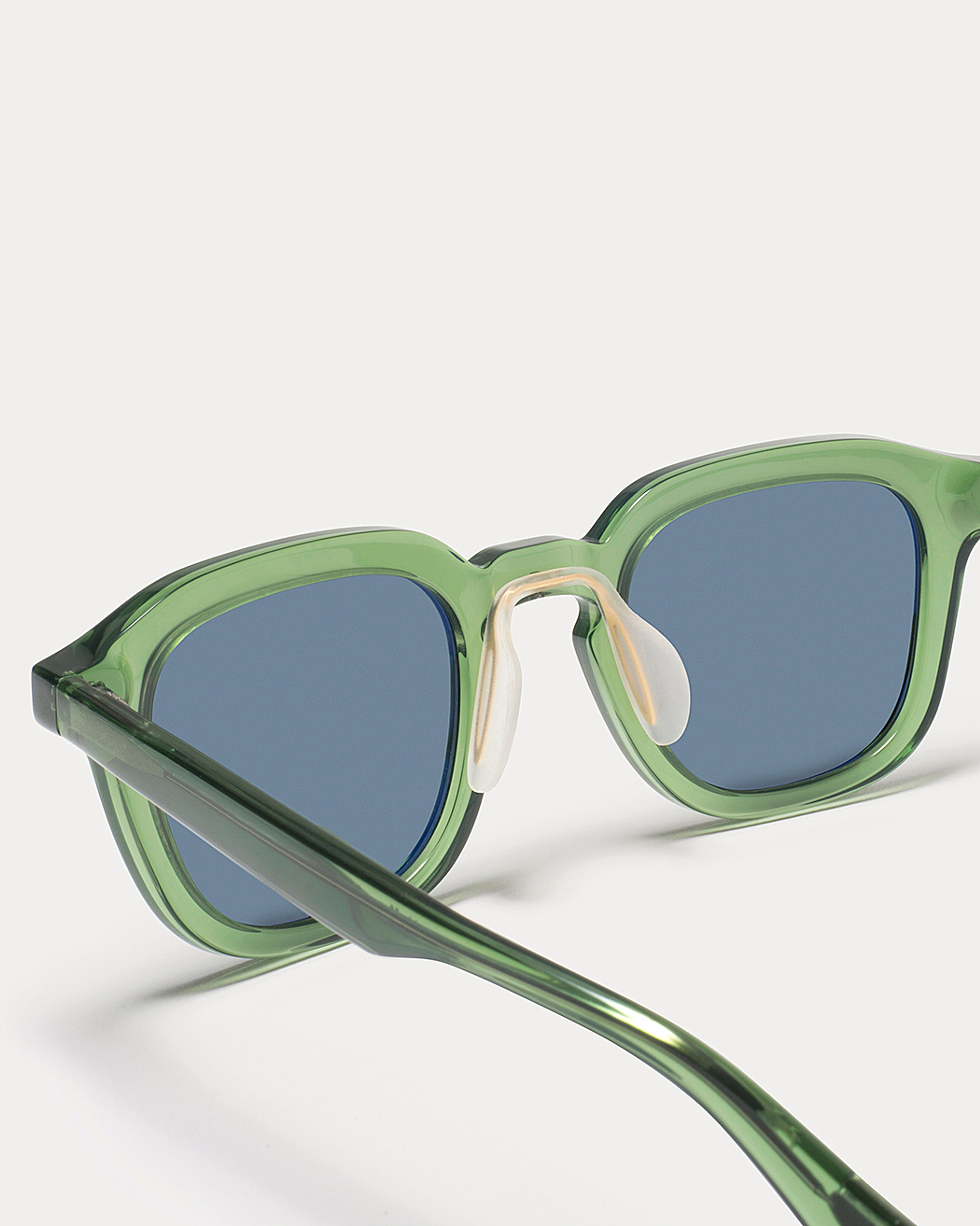 Article One Hoffman Leaf Green w/G15 Polarized Lens Detail