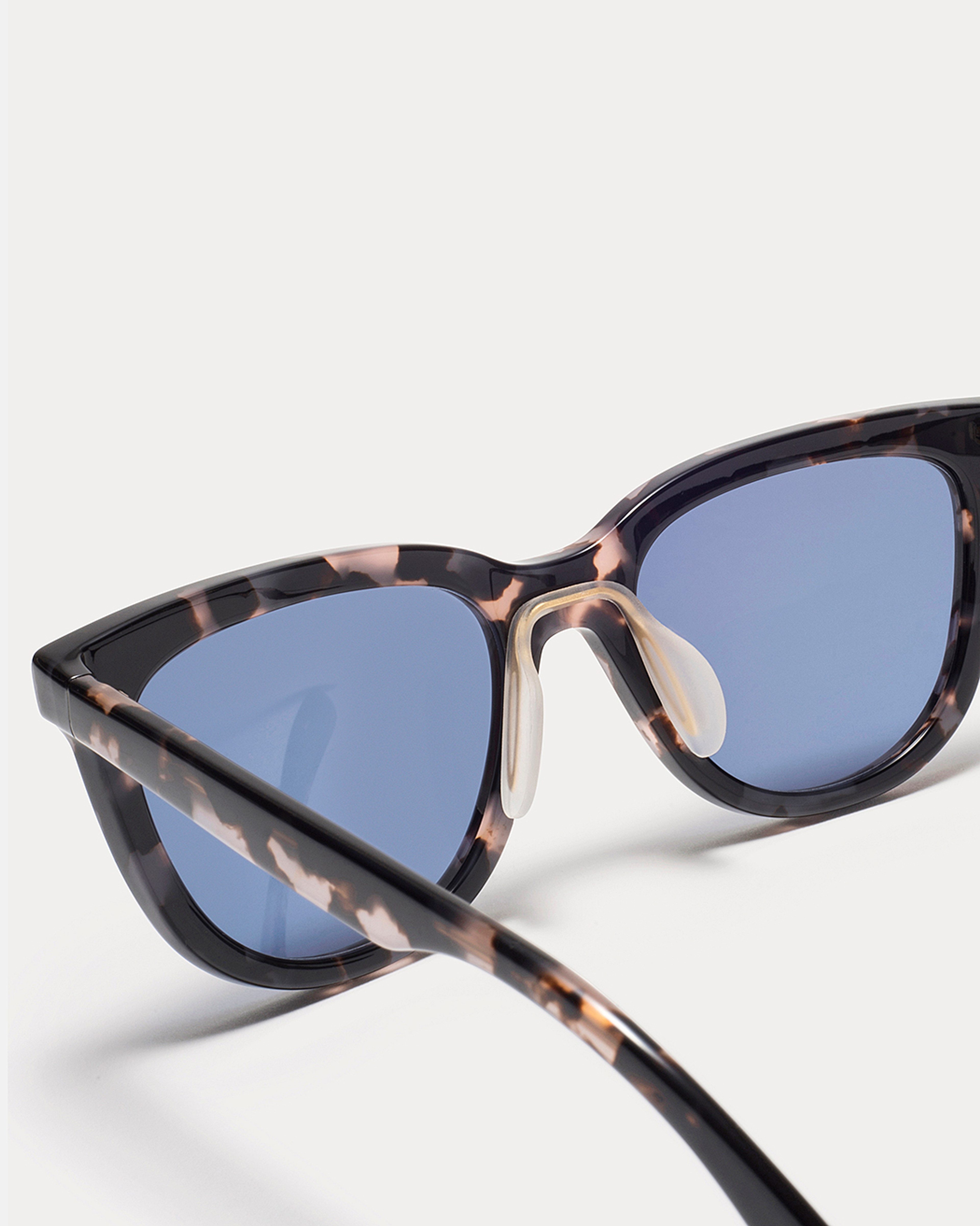 Article One Emeline Violet Tortoise w/Blue Non-Polarized Lens Detail