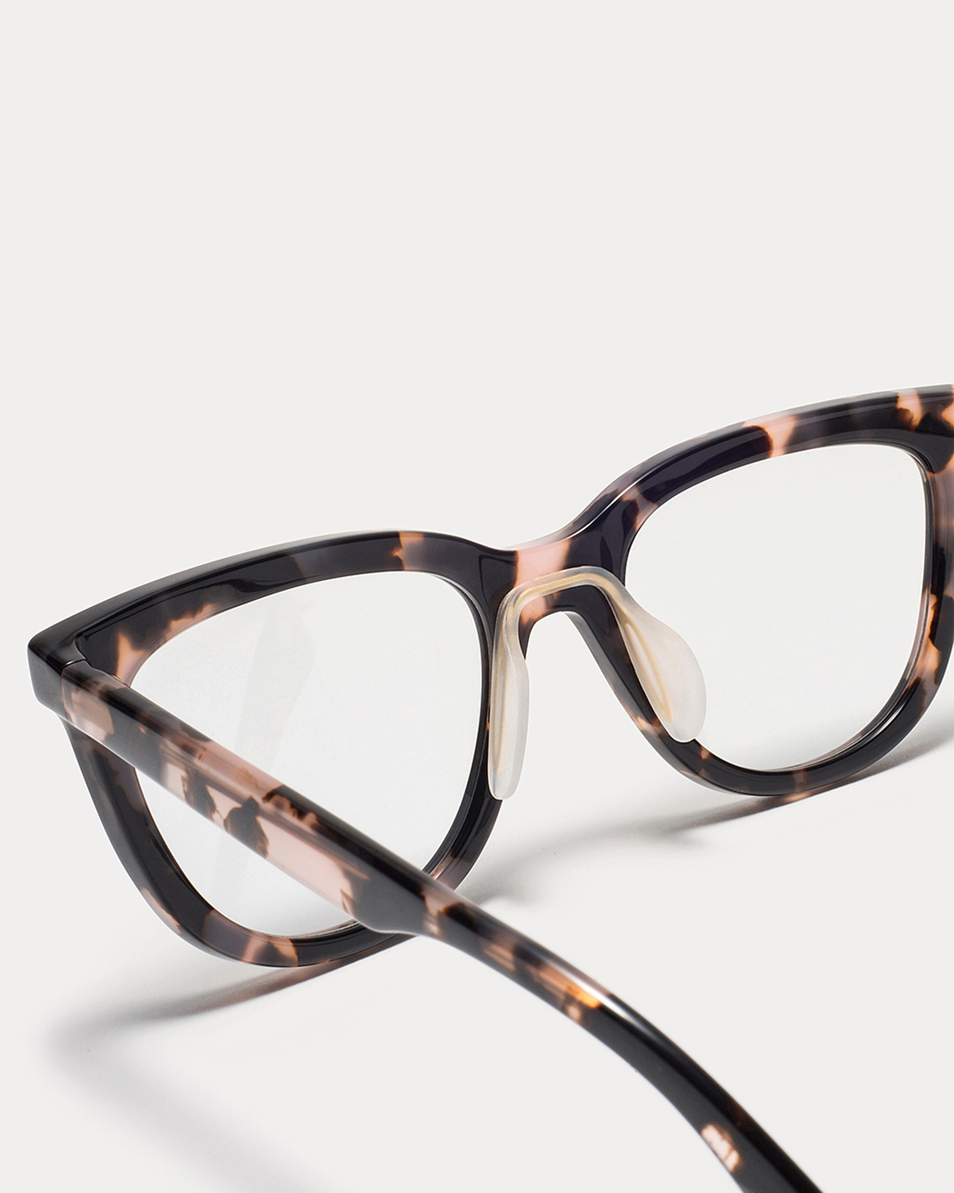 Article One Emeline Violet Tortoise w/Grey Photochromic Polarized Lens Detail