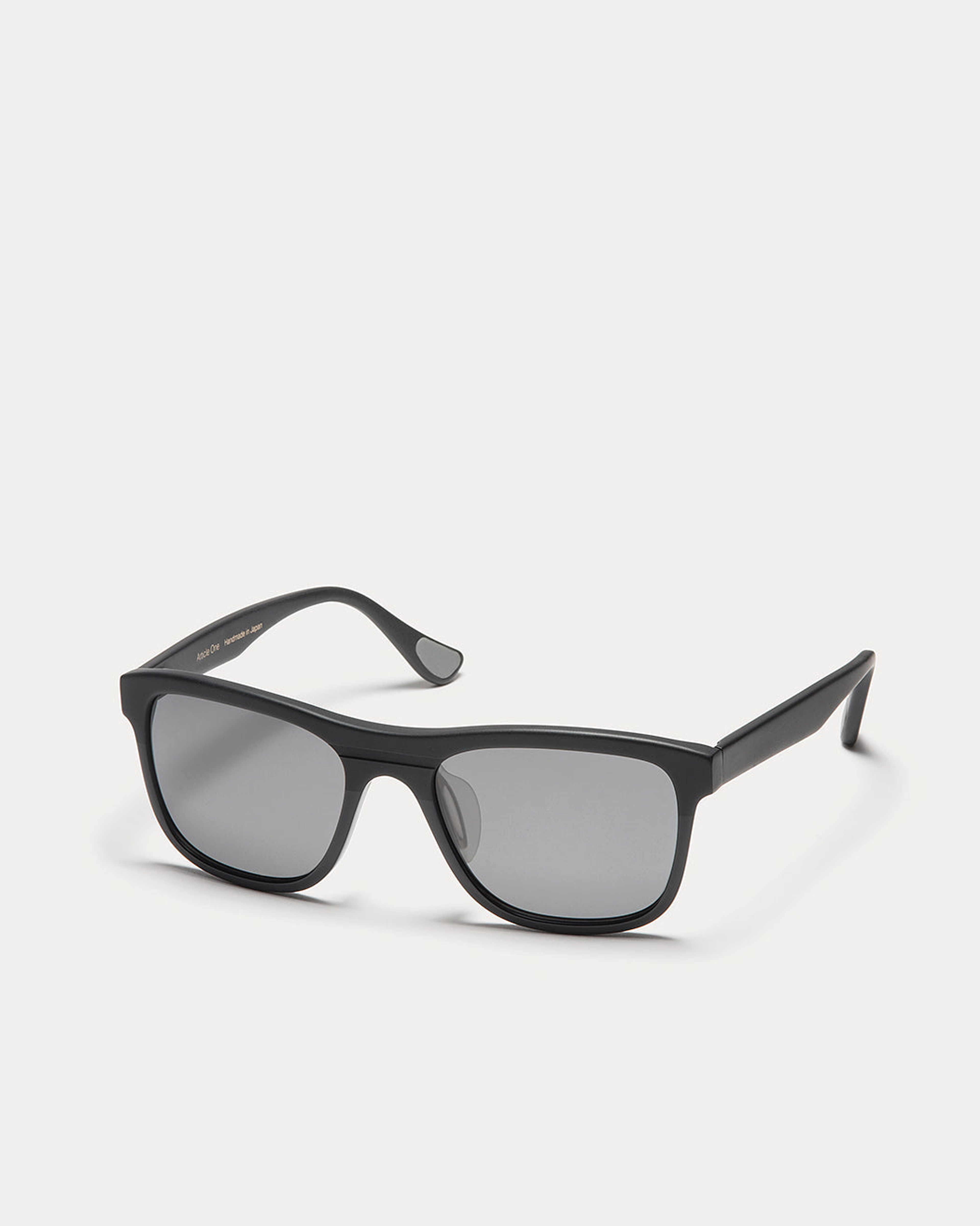 Article One Linden BLACK w/DARK GREY CR39 POLARIZED LENS angled