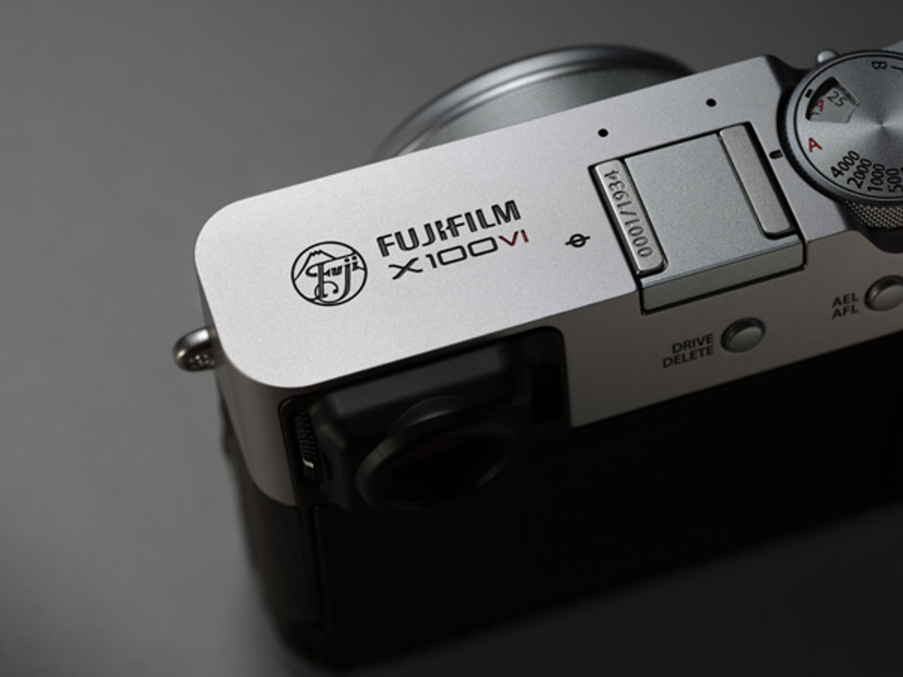 専用−FUJI FILM デジタルカメラ X100VI SILVER Fujifilm X100VI Silver Limited Edition