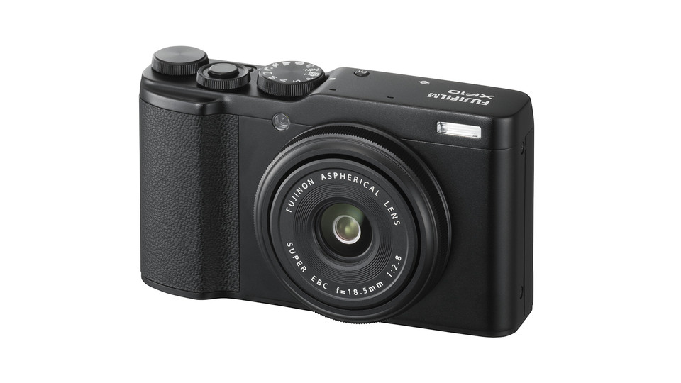 Fujifilm Announces XF10, 8-16mm F2.8 and 200mm F2