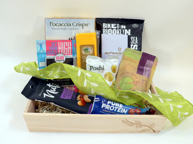 This gourmet gift tray is a great way to express thanks or send cheer with a healthy selection of treats!