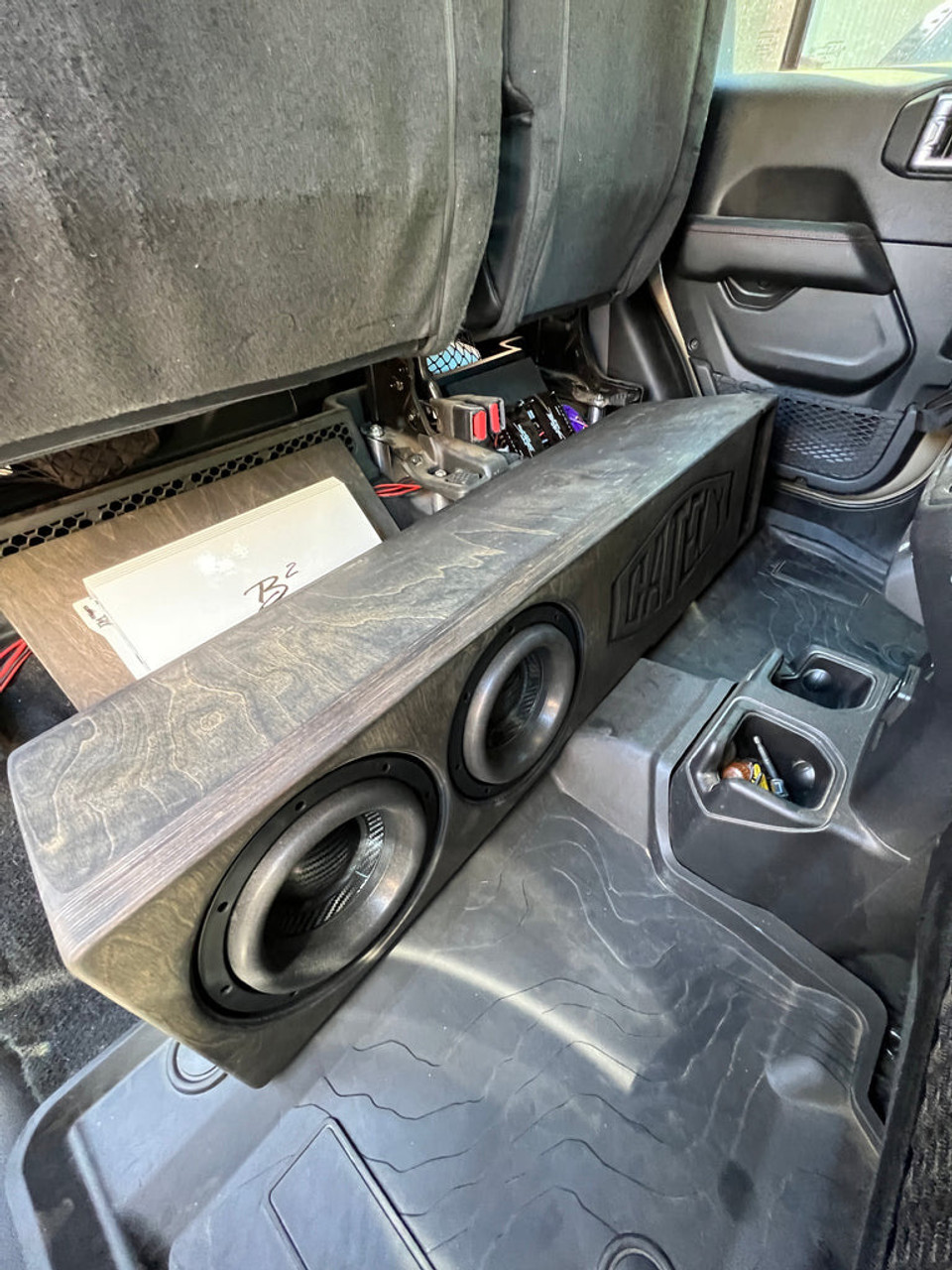 JEEP GLADIATOR 2 X 8" UNDER THE SEAT ENCLOSURE w/LIFT