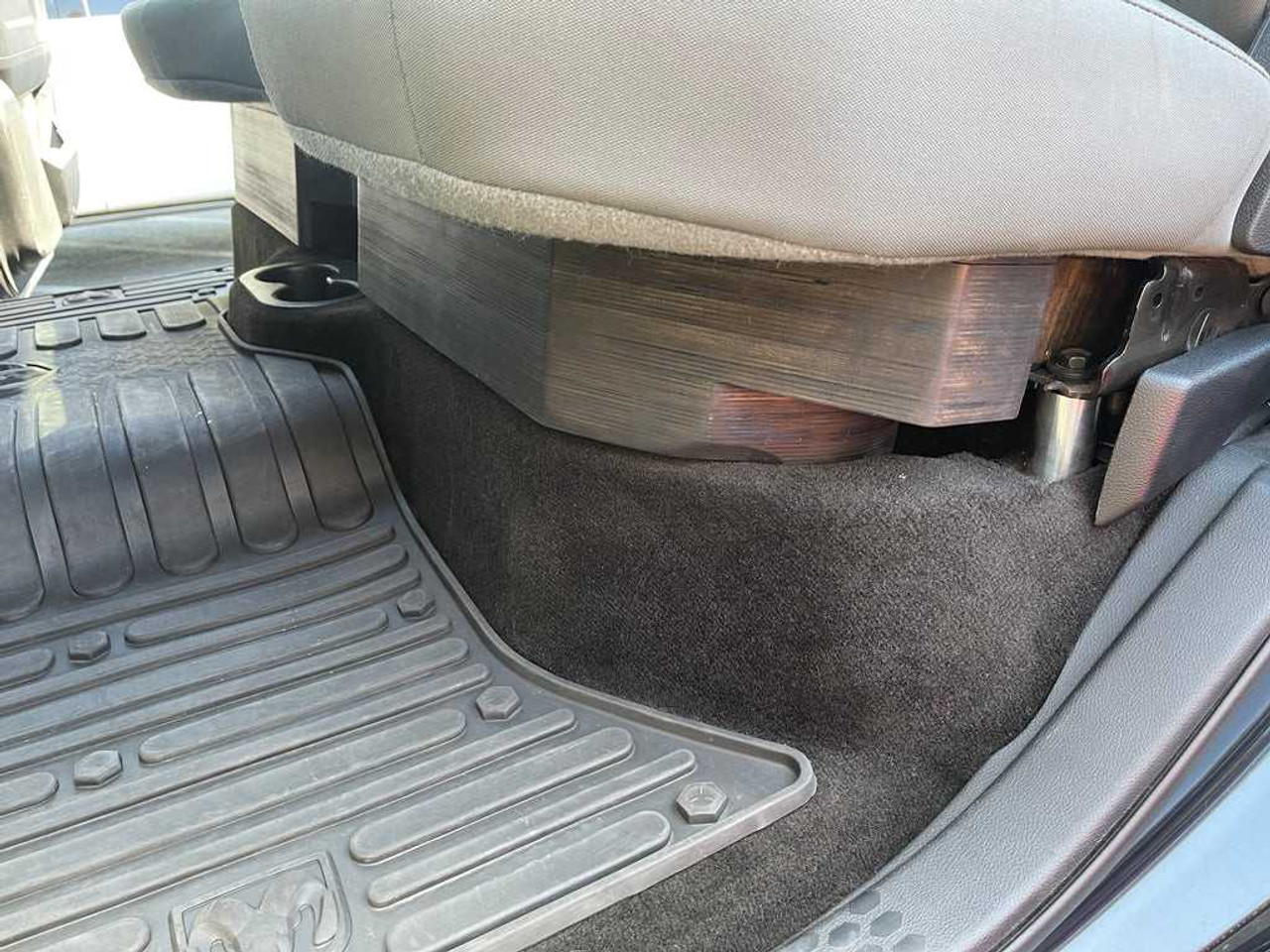 DODGE CREWCAB (4) 6.5" SUBWOOFER ENCLOSURE 02-18 