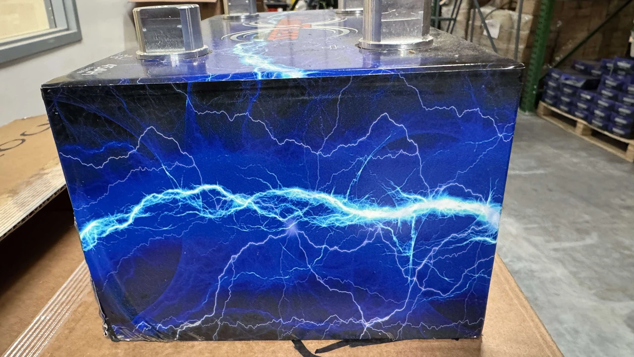 B-Stock Limitless Lithium 45ah with buss bars 