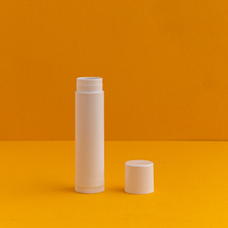 https://cdn11.bigcommerce.com/s-74757430ww/images/stencil/320w/products/627/4508/White-Lip-Balm-Tubes-Caps__87144.1.jpg