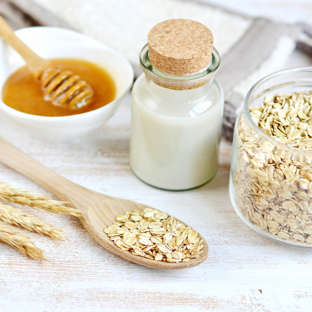 Oatmeal, Milk & Honey Soap w/ Oatmeal Flakes