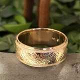 10k Yellow Gold Men's Comfort-Fit Wedding 8MM Band With Etched Finish