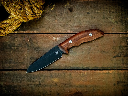 The Flashpoint-Sheespfoot-Magnacut-Battle Black-Koa-Wood Handle-Scale Side