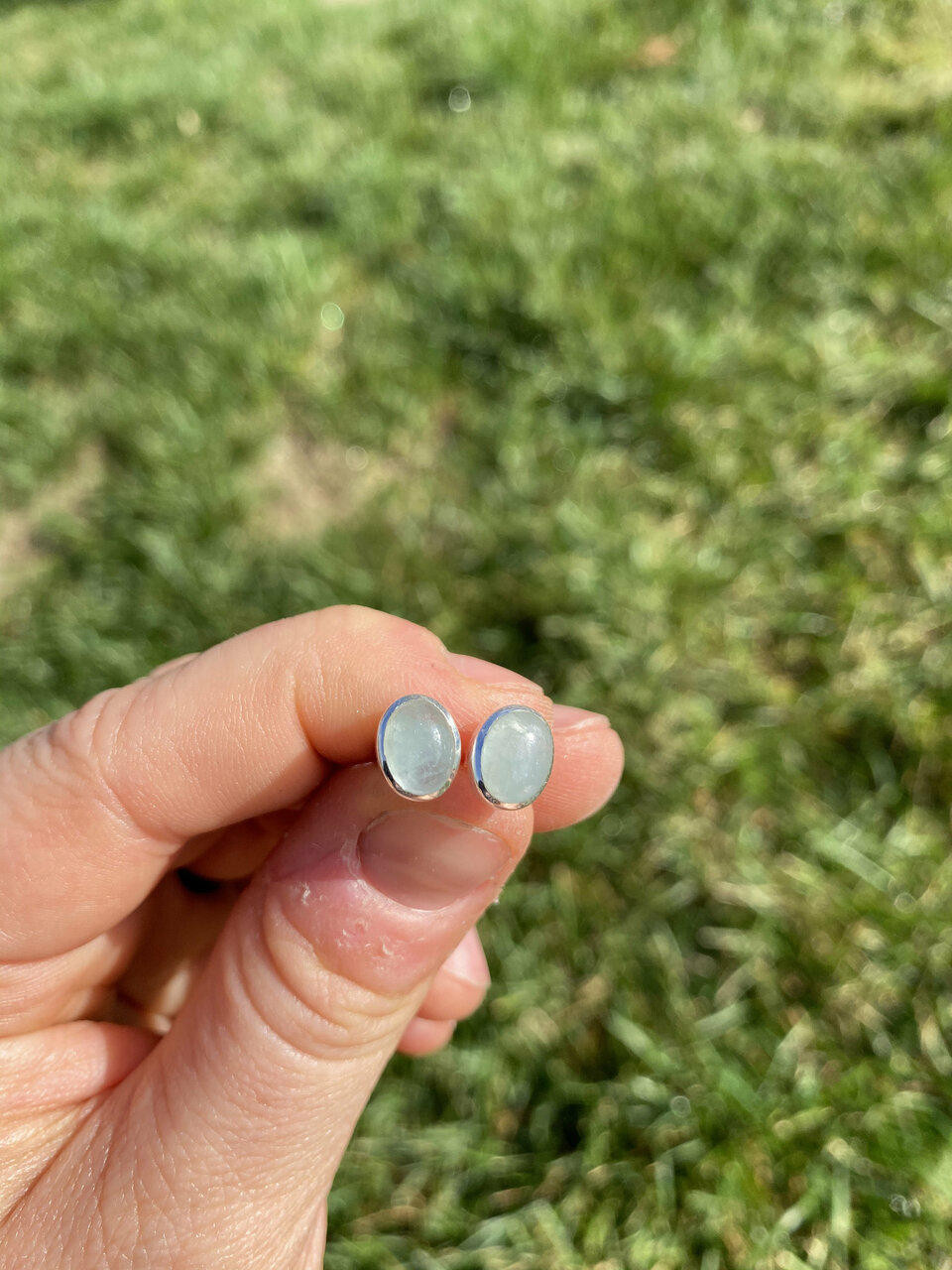 BRIESTA ブリエスタ aquamarine NUTS OUTDOOR Aquamarine Polished Oval Stud Earrings - Sterling Silver