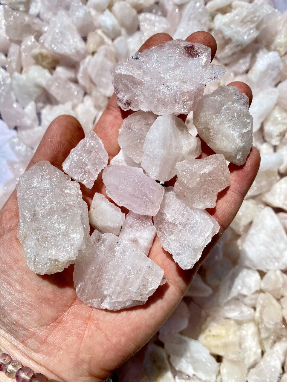 raw morganite stone