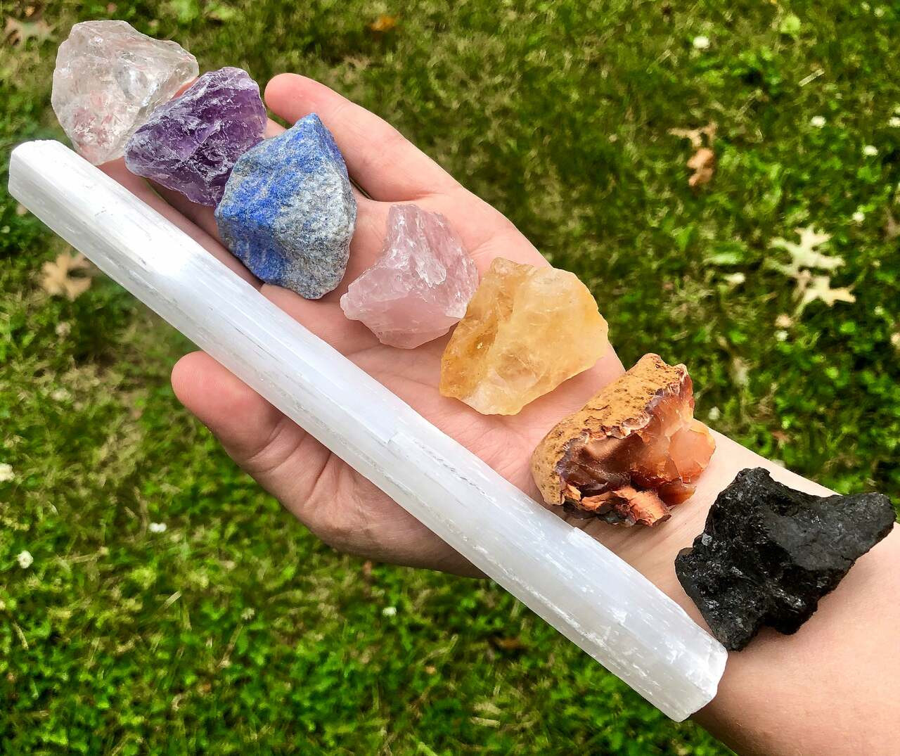 Seven Chakra Stones Set Stone Guide and Bag Hand Carved 