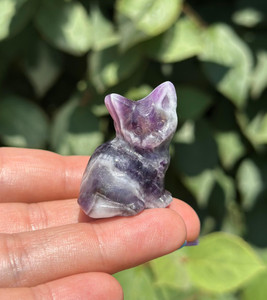 Amethyst Sitting Cat 