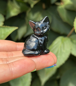 Black Obsidian Sitting Cat 