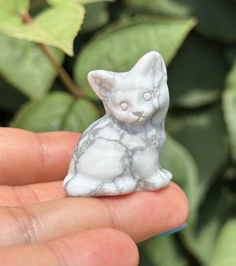 White Howlite Sitting Cat 