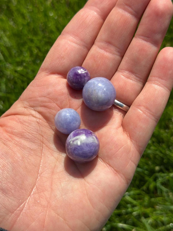 Hackmanite Sphere - Polished Hackmanite (Tenebrescence & UV Reactive) 