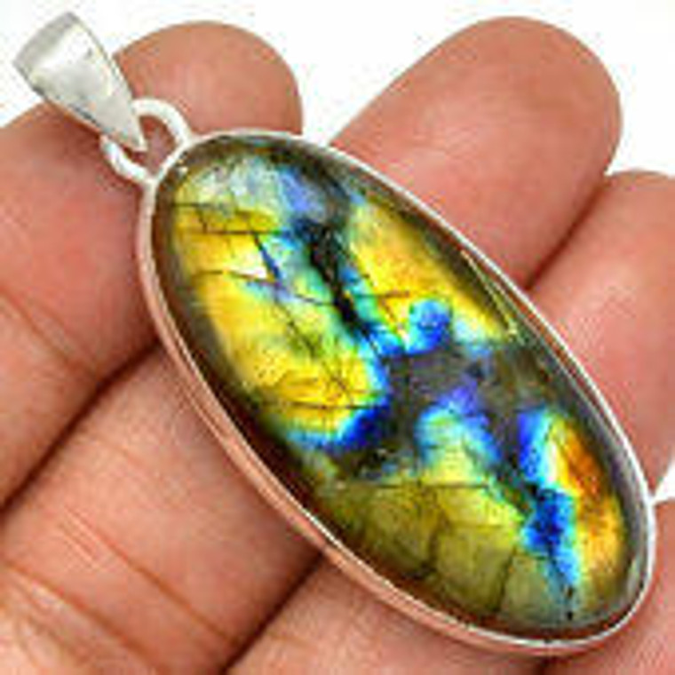 Labradorite Polished Oval Pendant in Bezel Setting - Sterling Silver - 668