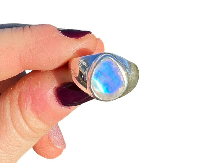 Rainbow Moonstone Ring - SIZE 9 US - Sterling Silver - No.900