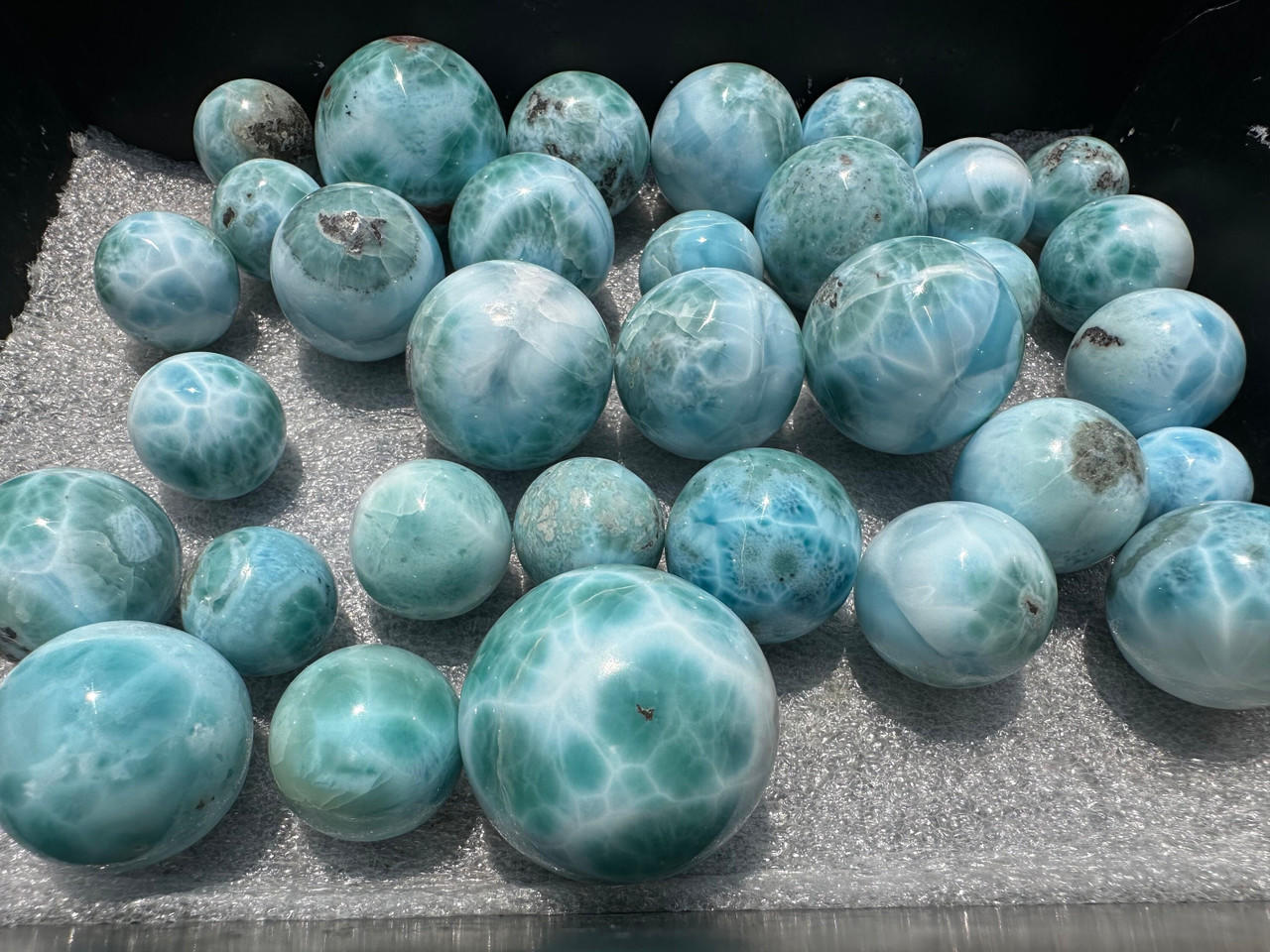 ラリマー　スフィア Larimar Sphere (Grade AA) | New Moon Beginnings