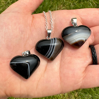 Tiny Black Onyx Heart Necklace – Studio Mod Glass