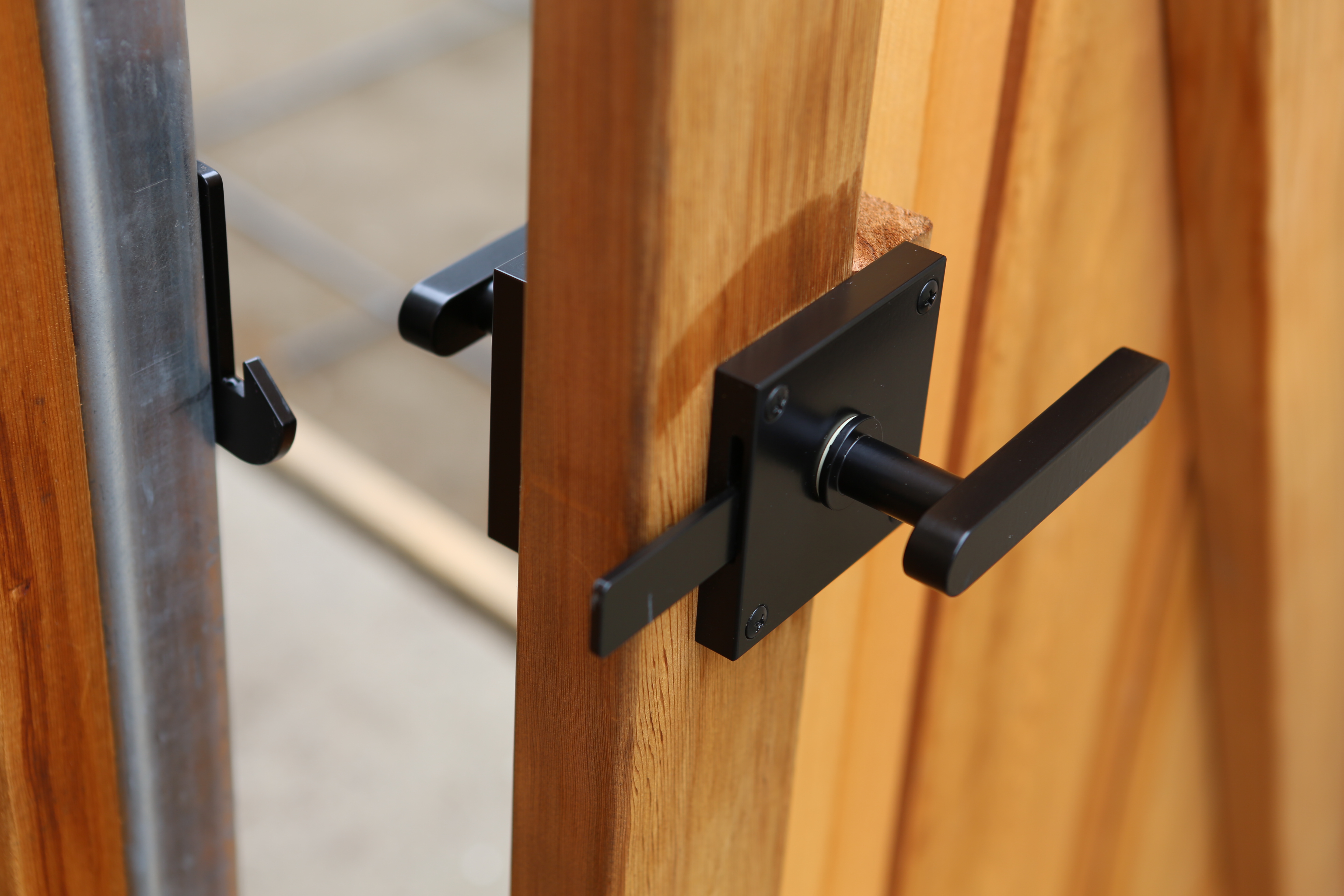 double sided lockable gate latch