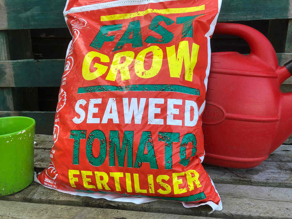 Fast Grow Tomato Fertiliser