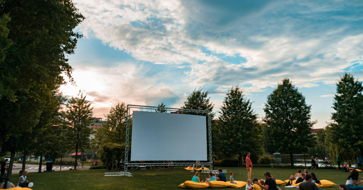 A Beginner's Guide to Projectors and Screens for Events
