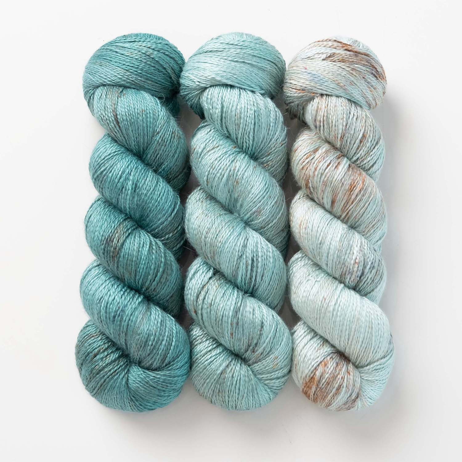 ハンドメイドリース　ふんわりエスニック調 Lush Mountain Hues 'ALPACA SILK' LACE KIT - Expression Fiber Arts