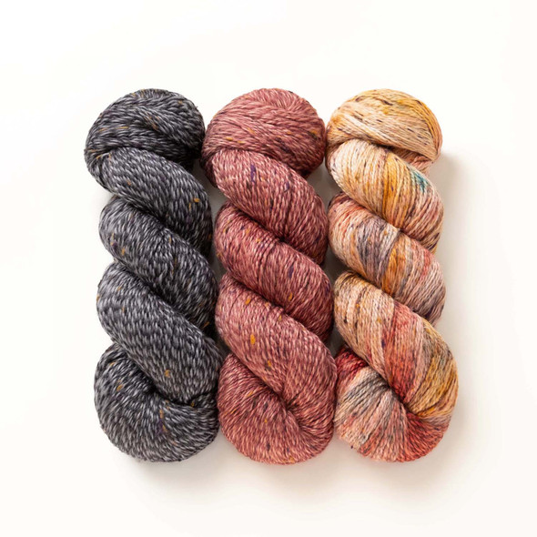 Pre-Order Winter Walk Companion Hues – Mid-Month Club November 2025 (Plus Bag & Buttons)