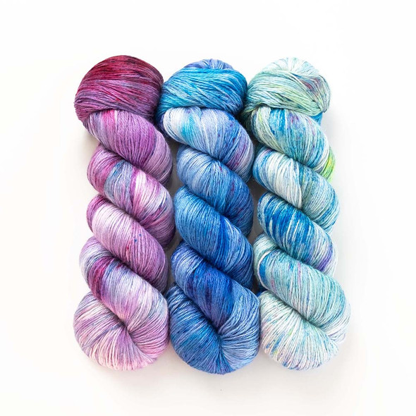Modern Glass Hues – Mid-Month Club October 2026 (Plus Bag & Buttons)
