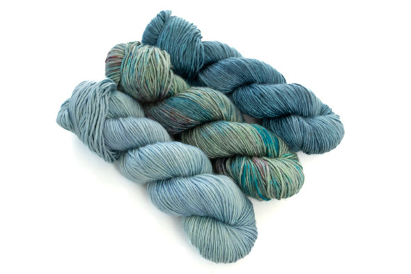 Melusine Hues 'PEARLESCENT' WORSTED KIT - Limited Edition