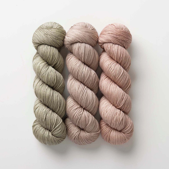 Antique Rose Hues 'CREMA' SOCK