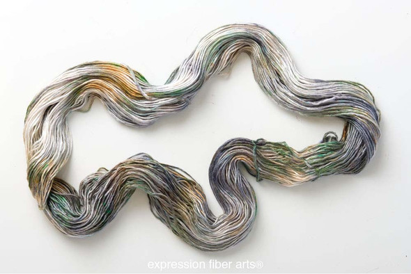 A Charm of Finches 'PEARLESCENT' WORSTED A Charm of Finches 'PEARLESCENT' WORSTED