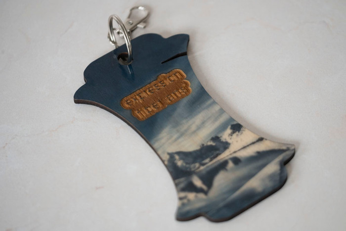 Snowy Mountain Spinning Wooden Yarn Keeper